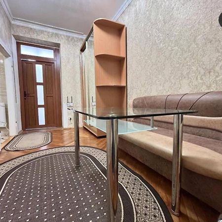 Центр, Біля Медичного Університету, Вулиця Личаківська Lviv Exterior photo